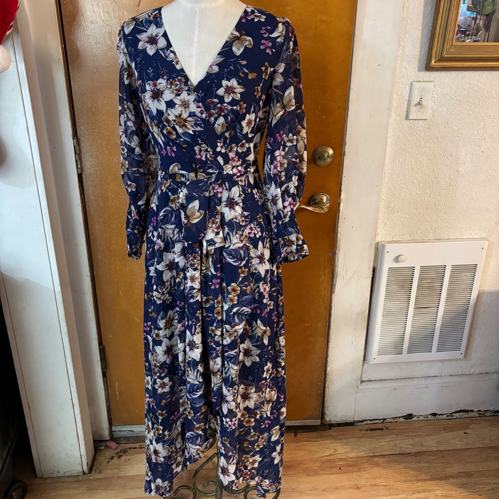 Eliza J stunning dress romantic floral. Size 10! - Picture 5 of 8